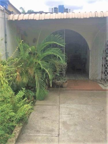 HERMOSA Y ESPACIOSA CASA DE 95M2 EN LA URB. LAS QUINTAS NAGUANAGUA