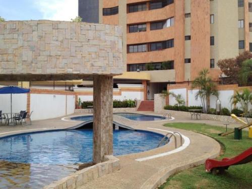 MANUEL DEPABLOS TE ALQUILA  APARTAMENTO POR TIERRA NEGRA MLS186047