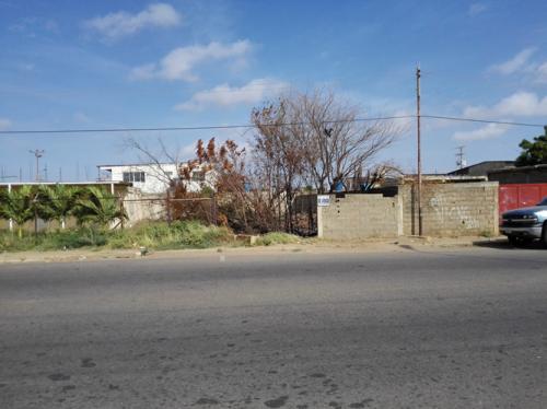 TERRENO EN LA URBANIZACIÓN EL CARDÓN, VÍA LAS CALDERAS 