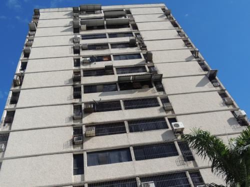 SKY GROUP Vende Apartamento en San Jacinto Maracay 