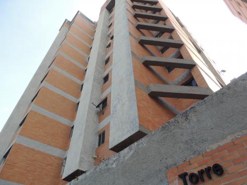 SKY GROUP Vende Apartamento de 101mts2 en Conj Resid Versalles SAN JACINTO   Maracay 