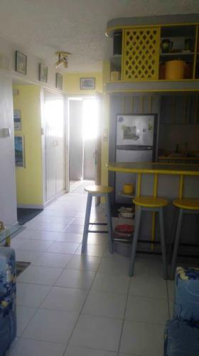 Vendo Hermoso apartamento Av. Bolívar, Residencias Laguna Suites