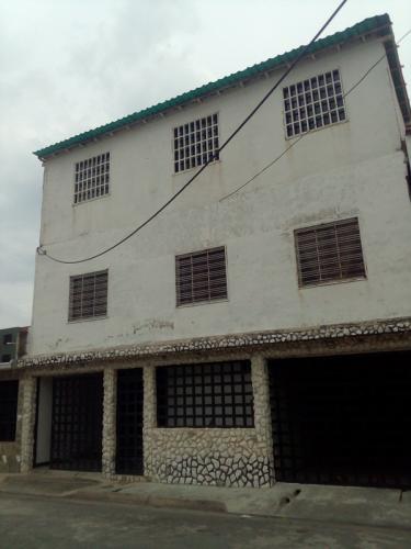 SKY GROUP Vende amplia casa en Villas Antillanas en la Morita- Aragua