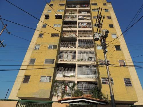 SKY GROUP Vende Apartamento en la Barraca Maracay 