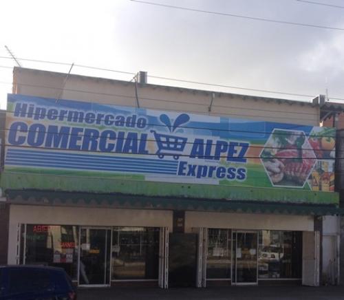 SKY GROUP Vende Bodegón con Locales Comerciales en Tucacas Edo.Falcón 