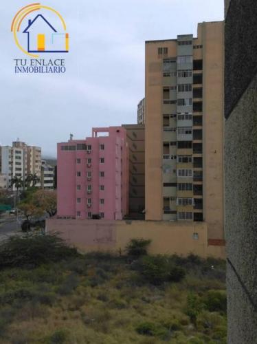 TEI, VENDE APARTAMENTO EN RES. SAN VALENTIN 