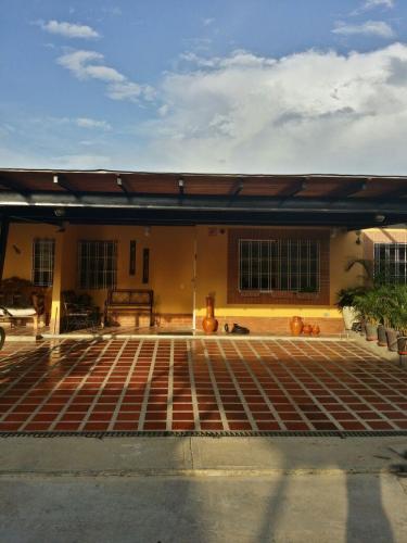 Hermosa Casa 90 m2 en Urb Valle de Oro en San Diego