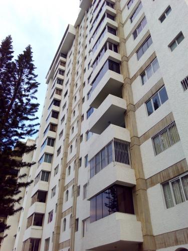 VENDO COMODO Y AMPLIO APARTAMENTO EN SANTA PAULA EL CAFETAL