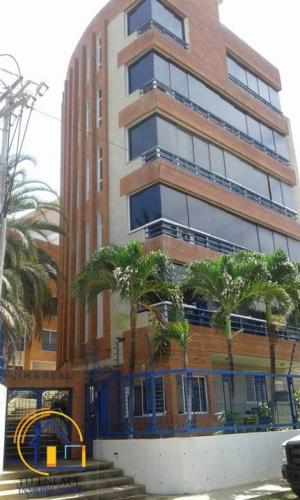 TEI, VENDE PENT HOUSE EN RES. CIMA REAL