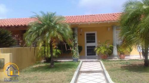 TEI, VENDE CASA EN LA RESIDENCIA VILLA COLONIAL