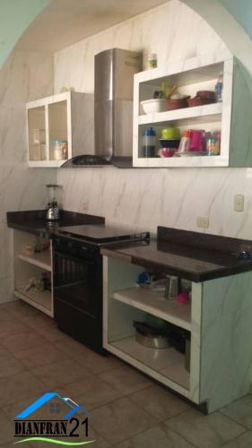 Bella Casa Amoblada Urb. Las Delicias. Santa Rita Maracay