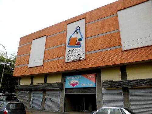 SKY GROUP Vende Mini Local Gran Bazar Maracay 