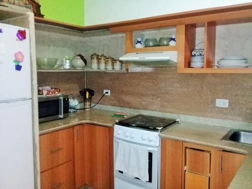 Casa en Valle de Oro. Resd. La Trilla