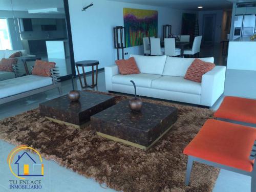 TEI, VENDE LUJOSO APARTAMENTO EN RES. LAS OLAS