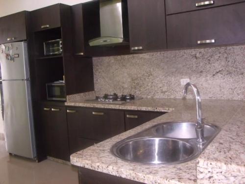 Casa De 123m2, En Urb. Valle De Oro