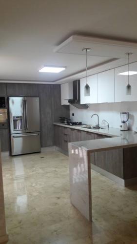 Venta casa maracaibo Town House en Milagro Norte Sector Lago Mar Beach.