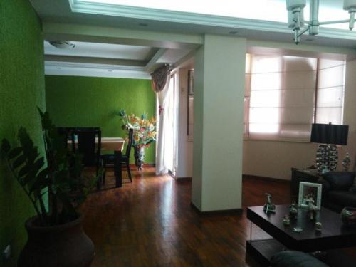 LO HIZO POR TI! APART. EN BELLOSO BAJA SUS PRECIO MLS189136. LLAMA YA!