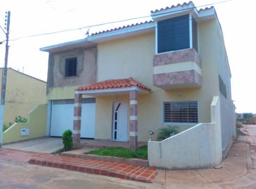Amplio , cómodo y bello town house en Villas del Caroní, Sector El Tiamo,  Puerto Ordaz, Bolívar, Venezuela