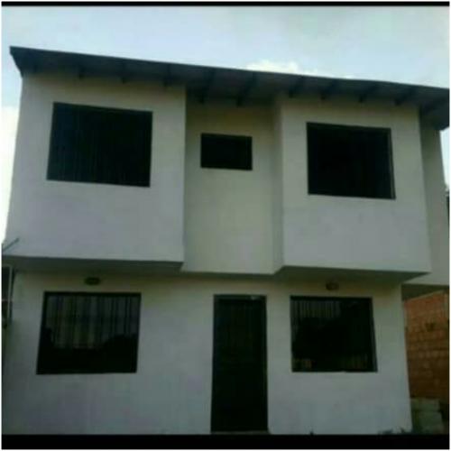 Se vende casa nueva a estrenar en PALMIRA-VIA LA FLAUTERA TACHIRA