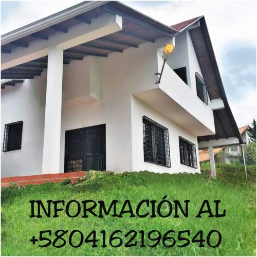 SE VENDE HERMOSA CASA CAMPESTRE TIPO CHALET EN EL VALLE 