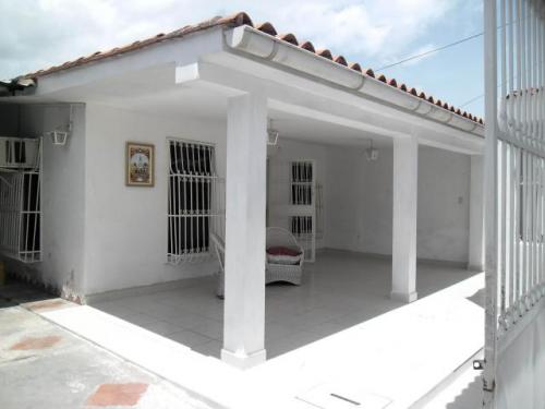 Oportunidad de adquirir una Casa en la Urbanizacion Los Overos Sur hecc