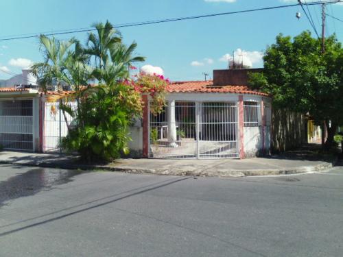 Comoda casa en la Urbanización la Esmeralda San Diego Estado Carabobo