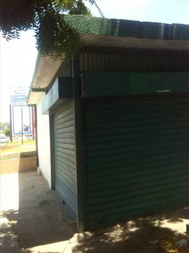 Local comercial y casa en la Urb. San Jacinto esquina principal