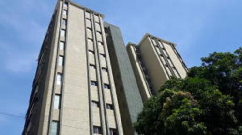 TE VENDO APART. EN LA AV BELLA VISTA. LLAMA YA.