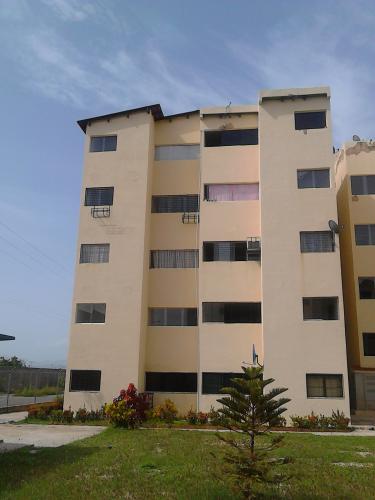 Apartamento  Paraparal Ciudad Bosque Real Peggy Araujo 04260008443