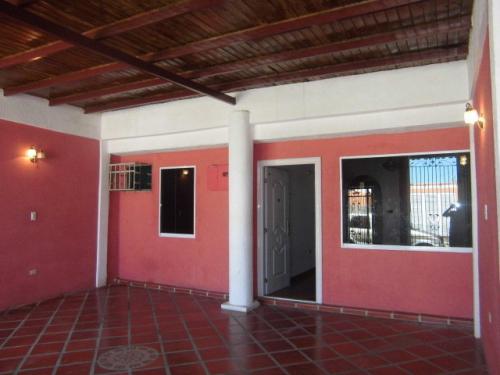 Se Vende Casa en la Urb. villa Cristobal Colon 
