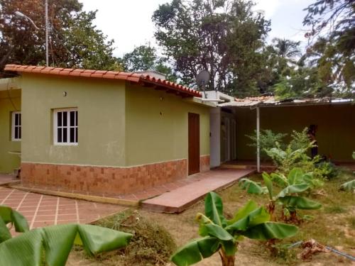 se vende anexo en la zona de la Av. Universidad