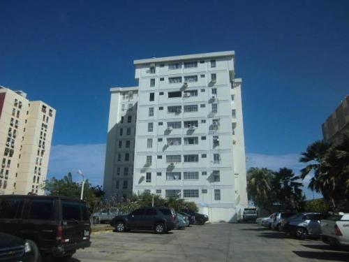 se vende apartamento en residencias manicuare