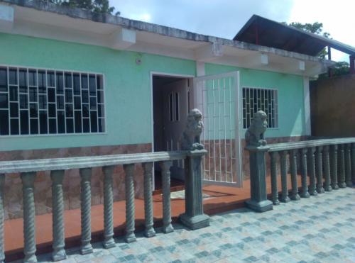 Se vende linda y cómoda casa en caripe