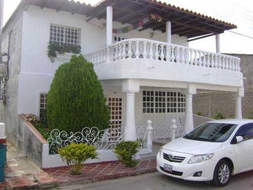 Se vende Town House en la urb. villa ayacucho