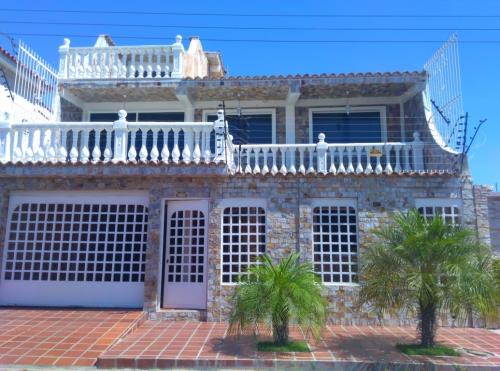 Se Vende casa en la Urb. Ciudad Jardín Nva. Toledo (Cumaná)