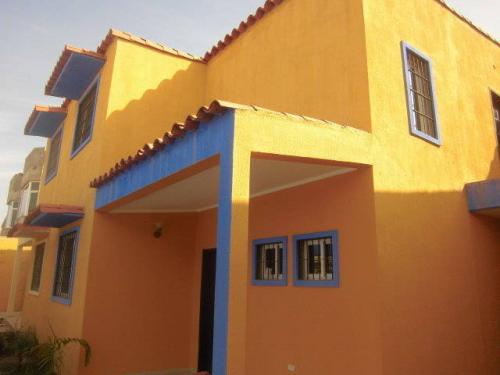 Se Vende Town House en la Urb. Ciudad Jardín Nva. Toledo (Cumaná)