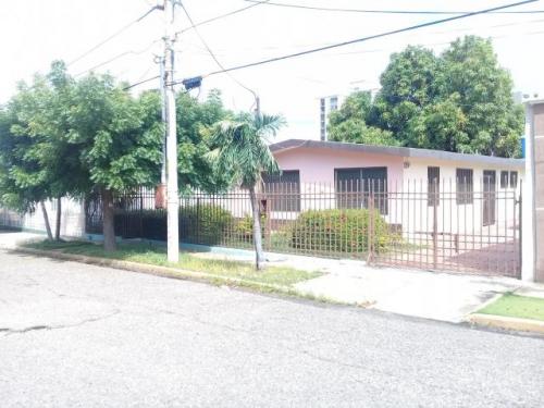 Hermosa y amplia casa en venta en las lomas 