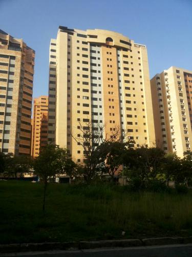 Se vende moderno y cómodo apartamento en la Urb. La Trigaleña