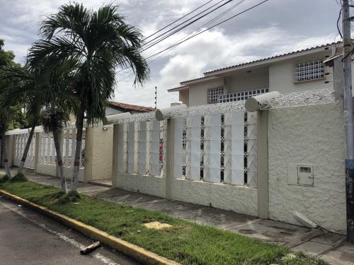 CASA EN AVENIDA JOSEFA CAMEJO 