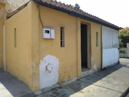 VENDO CASA EN SECTOR BARRIO MARIÑO DE PUERTO LA CRUZ.