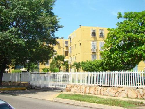  ALQUILO APTO. EN LECHERIA RESID. MADRE VIEJA