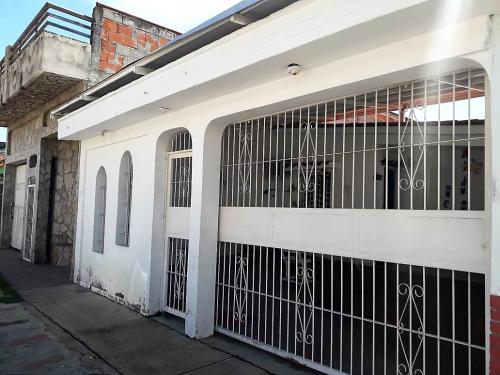 Casa 133 m2 en Los Apamates, Guacara