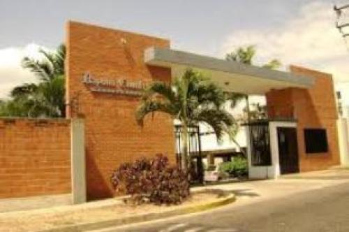 Apartamento en la Urbanización Bayona Country II