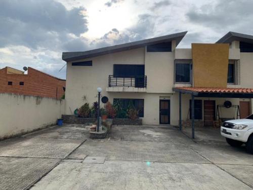 Town House Conj. Res. Kumkuat