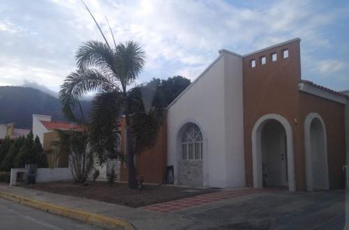 Casa De 105m2  en Pie De Monte Chalet, La Cumaca