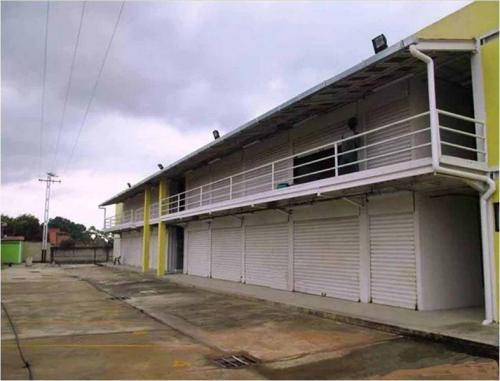 Local Comercial de 8.35 m2, en Obra Gris. Venta. Tocuyito 