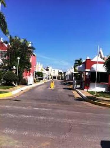 SE ALQUILA TH EN LA CALETA, LECHERIA