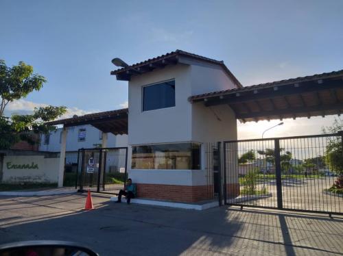 Gran Oportunidad TownHouse Urb. Tierranueva. Calicanto.