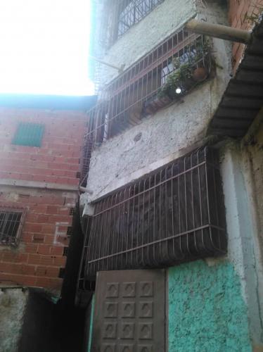 A la venta casa de 3 pisos mas PB 