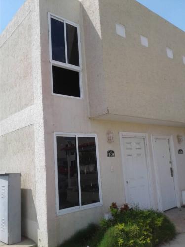 VENDO TOWN HOUSE EN CIUDAD REAL, BARCELONA